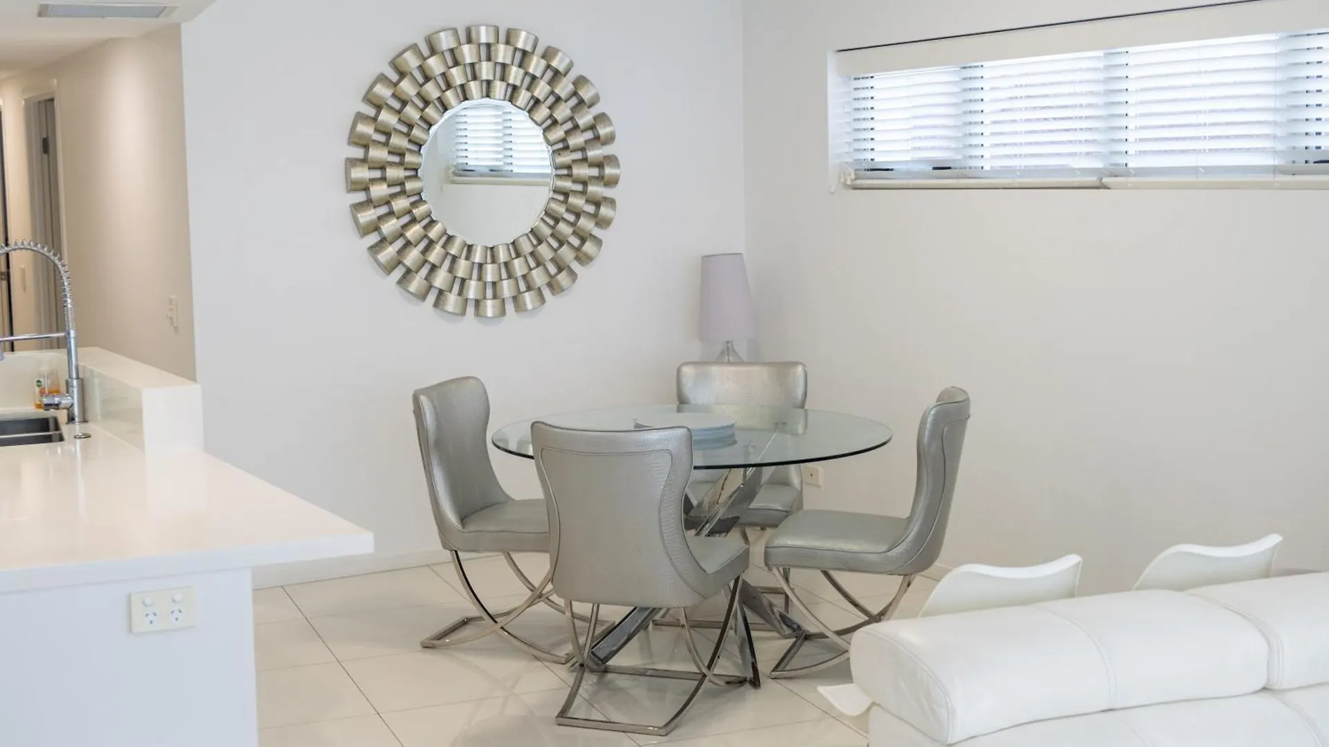 קלונדרה Kings Edge Holiday Apartments 0*,